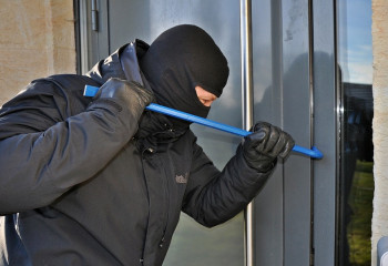 Грабители в масках пытали женщину в Жетысуской области