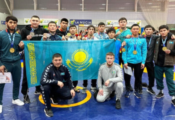 Қазақстандық балуандар халықаралық турнирде 12 медаль жеңіп алды