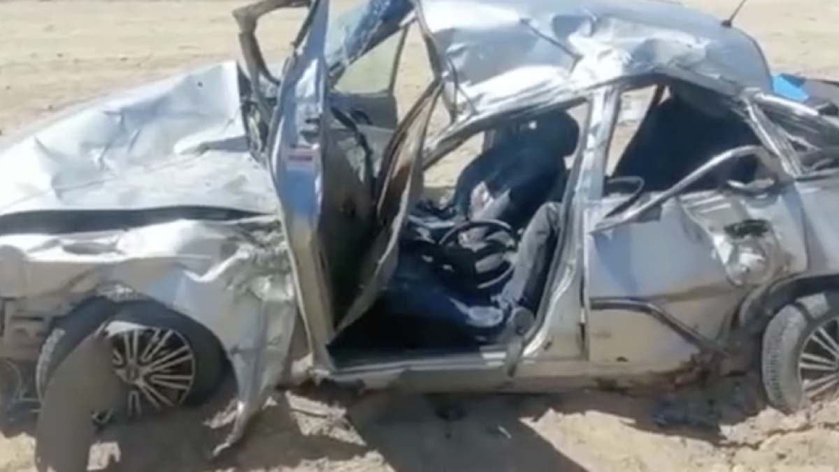 В Туркестанской области грузовик столкнулся с легковым авто - есть три жертвы