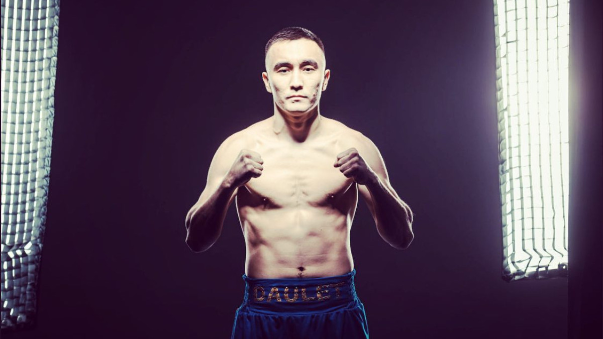Казахстанский боксер выиграл бой за титул WBC