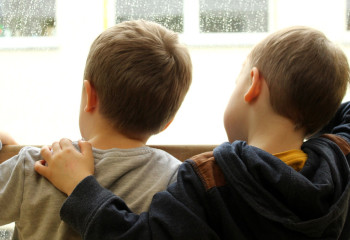 Петропавлда көрші елден заңсыз әкелінген балалар табылды