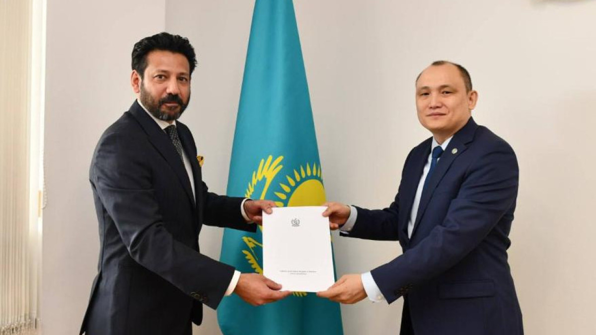 Посол Пакистана в Казахстане вручил копии верительных грамот