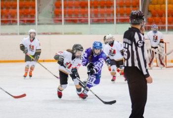 В Астане прошел чемпионат страны по хоккею среди девушек