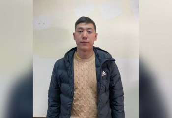 «Жүргізуші куәлігін алып беремін»: Алматыда халықты алдаған ер адам ұсталды