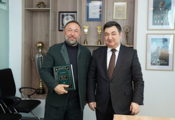 Дархан Кыдырали встретился с режиссером Тимуром Бекмамбетовым