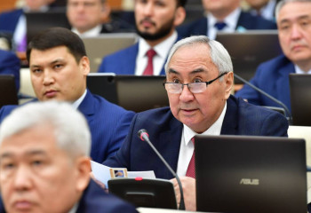 Қaзіp нe ақша жoқ, не мал жоқ. Балалары сотталған Дайрабаев алаяқтық туралы айтты