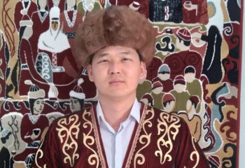 Тимур Пак: Абайды оқып, Құранды жаттап өстім