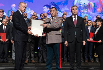 Erdoğan awards Kazakh rescuers