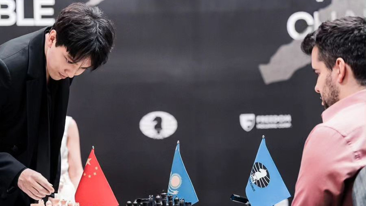 Шахматтан әлем чемпионаты: Димаш Құдайберген жүрісті бастап берді