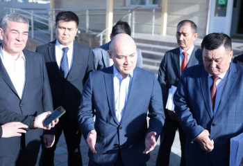 Алибек Куантыров провел встречу с жителями Жамбылской области