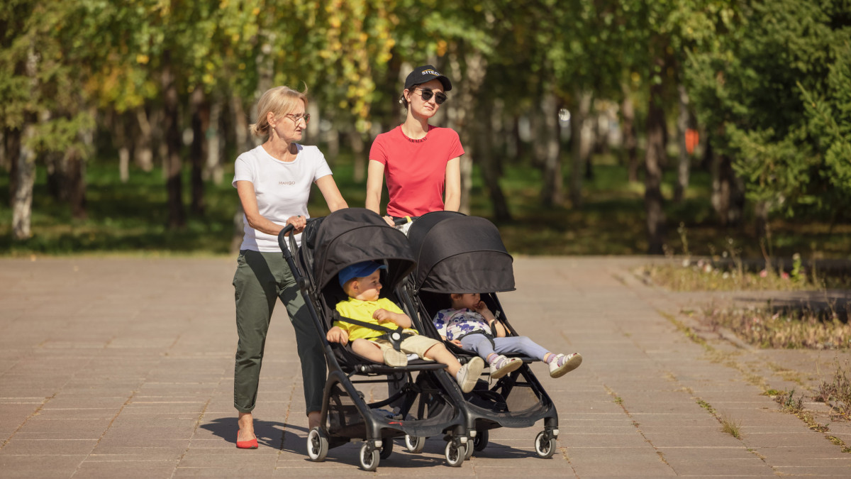 В Казахстане повысят материнские пособия
