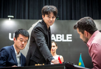 Димаш Кудайберген разрушил магию розовой рубашки