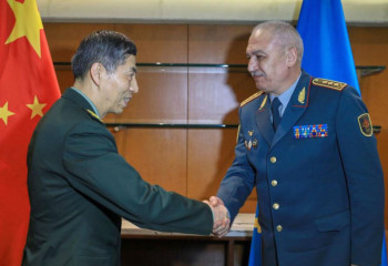Defense Ministers of Kazakhstan and China meet in New Delhi