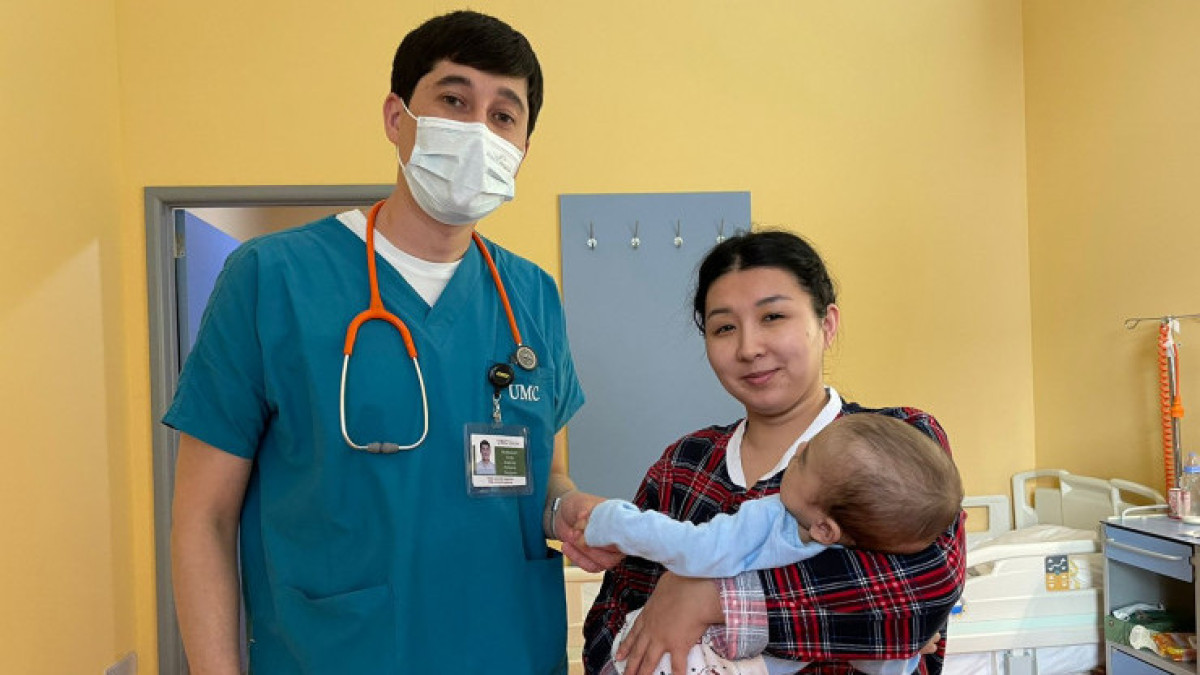 7-месячному малышу в тяжелом состоянии пересадили печень в Астане