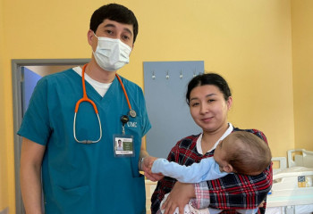 7-месячному малышу в тяжелом состоянии пересадили печень в Астане