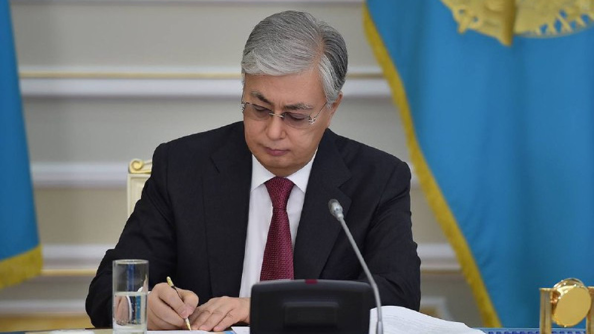 Токаев ратифицировал соглашение о режиме казахстанско-туркменской государственной границы