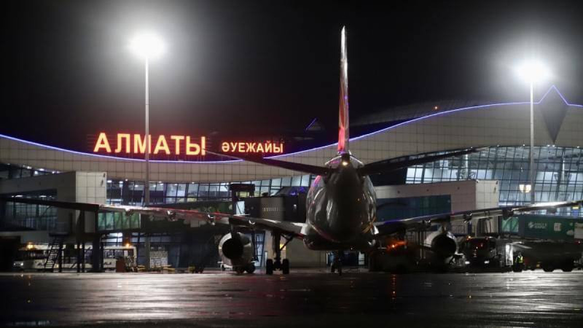 Четырех нетрезвых граждан Китая сняли с рейса в аэропорту Алматы