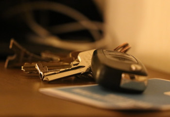 Судоисполнители смогут налагать и снимать аресты на автотранспорт онлайн