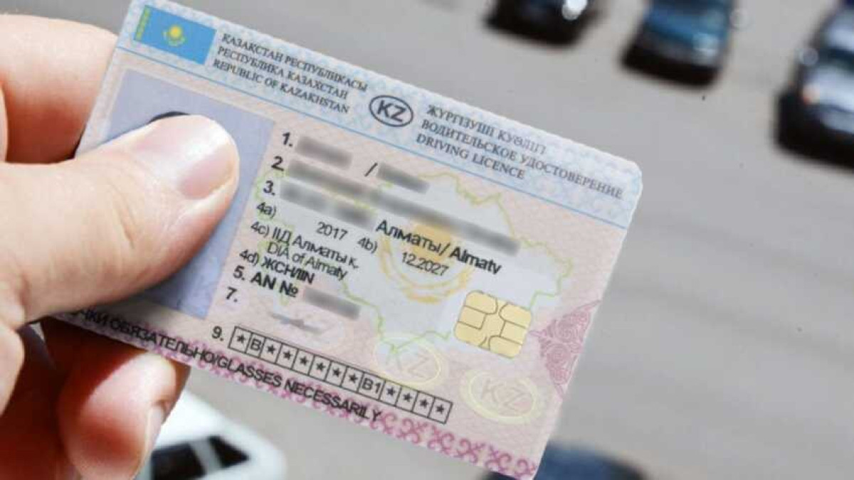 167 тысяч казахстанцев заменили водительские права через мобильное приложение