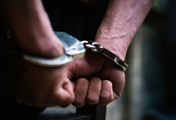 Жители столицы ограбили знакомого за отказ оформить на себя кредит