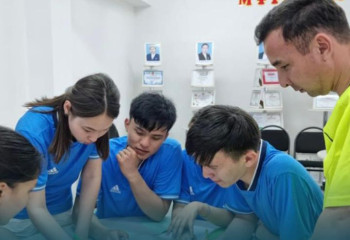 Аральские школьники изучают математику с помощью футбола