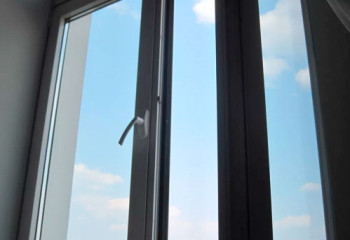 Ақтауда жас жігіт 6-қабаттан секіріп кеткен