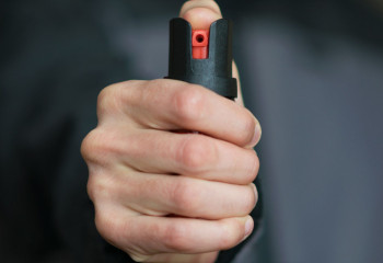 Павлодарда жасөспірім мектепте бұрыш баллонын шашты: үш оқушы зардап шекті