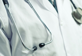 Пострадавшего при пожаре малыша спасли врачи в ВКО