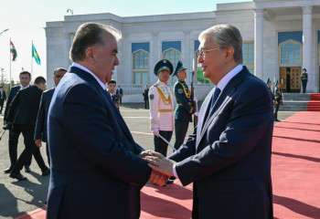 Завершился официальный визит в Казахстан Эмомали Рахмона