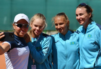 Команда Казахстана пробилась в полуфинал квалификации юниорского чемпионата мира