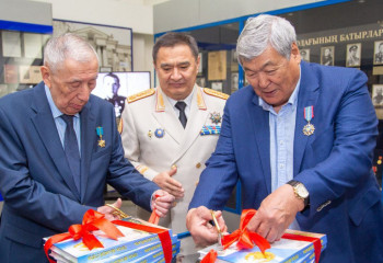 В МВД презентовали книгу “Герои великой степи”