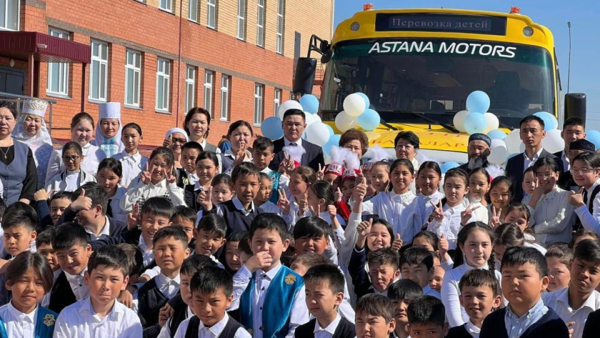 Сельская школа получила новый автобус в Акмолинской области
