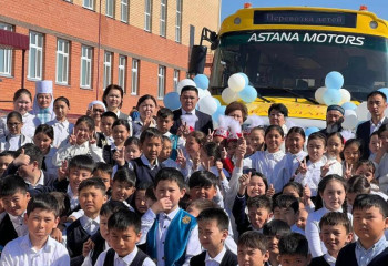 Сельская школа получила новый автобус в Акмолинской области