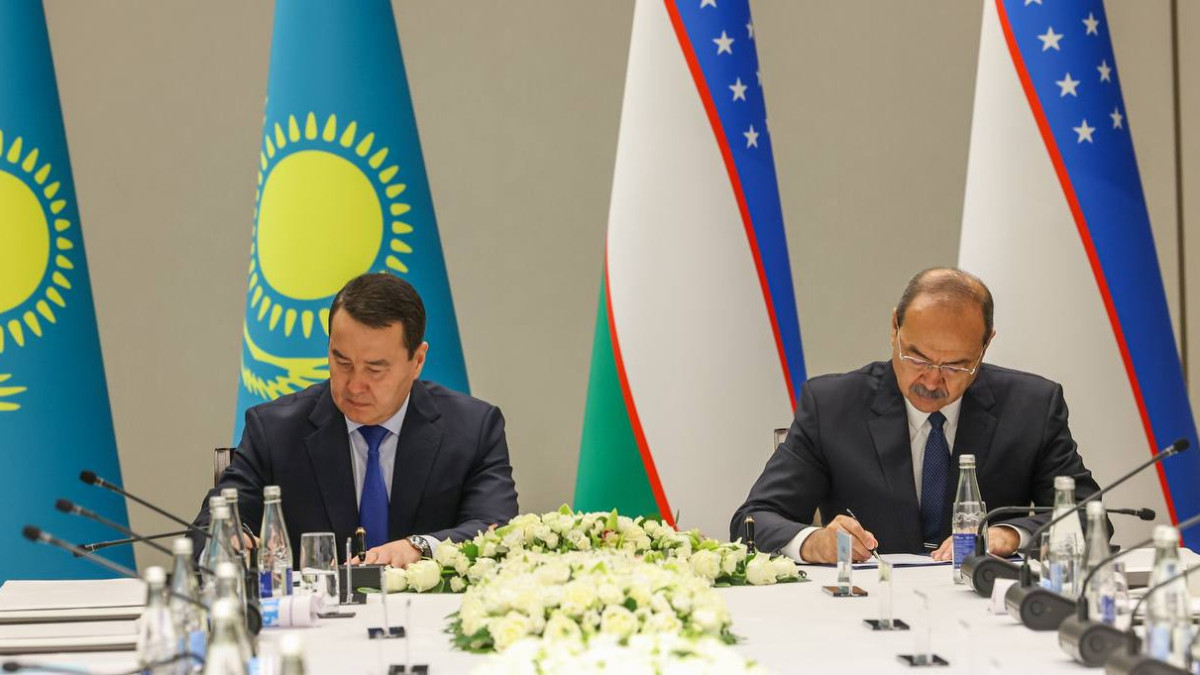 Главы правительств Казахстана и Узбекистана обсудили двустороннее сотрудничество