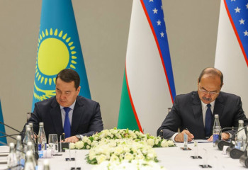 Главы правительств Казахстана и Узбекистана обсудили двустороннее сотрудничество