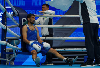 Асланбек Шымбергенов әлем чемпионатындағы алғашқы кездесуін жеңіспен бастады