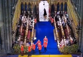 Жуткое видение заметили пользователи во время коронации Чарльза III
