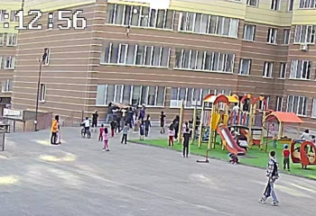 Двухлетняя девочка выпала из окна в Астане