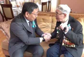 Алматы әкімі соғыс ардагерлерін мерекемен құттықтады