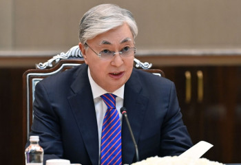 Президент поздравил казахстанцев с Днем Победы