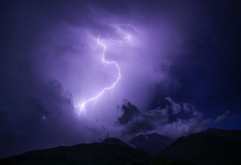 Еліміздің бірқатар өңірінде найзағай ойнап, жаңбыр жауады