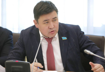 Жұрт көз ашқалы түзу трасса, жөнделген жол көрмеді. Нартай Аралбайұлы батыстықтардың мұңын жеткізді