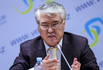 Арыстанбектің кезінде «Қазақстанның еңбек сіңірген қайраткері» деген атақ бес мың доллардан сатылған