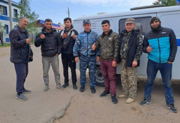 Автобус с иностранцами застрял на трассе в Костанайской области