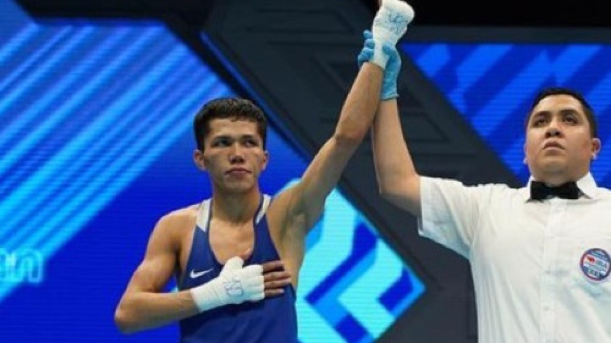 Казахстанский боксер с нокдауном принес стране третью медаль чемпионата мира по боксу