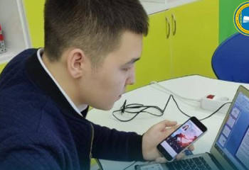 Семейлік оқушы медицина қызметкерлеріне арналған қосымша жасап шығарды