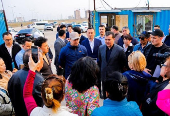 Аким Астаны встретился с дольщиками проблемных объектов