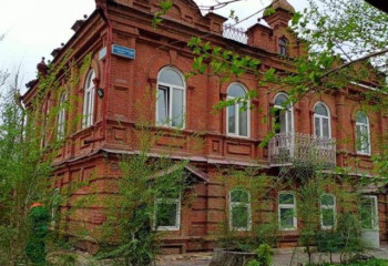 Семейдегі көпестің тарихи үйі бұзылудан аман қалды