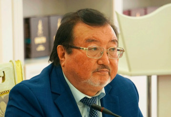 Ұлықбек Есдәулет енді түркі елдерінің жазушылар одағын басқарады