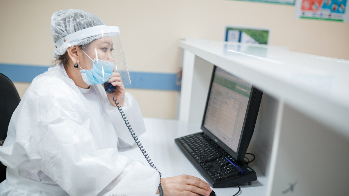 Казахстанские врачи будут лечить онлайн
